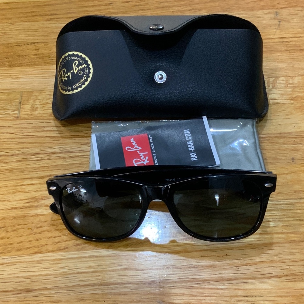 Ray-Ban Black Sunglasses with Dark Lenses - Picture 5 of 5